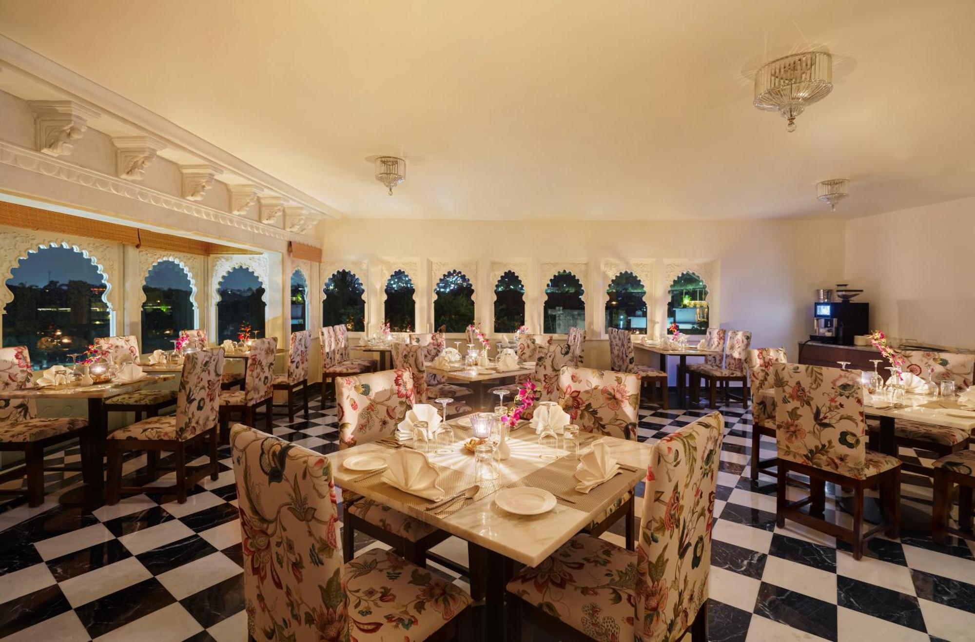 Chunda Haveli Hotel Udaipur Exterior photo
