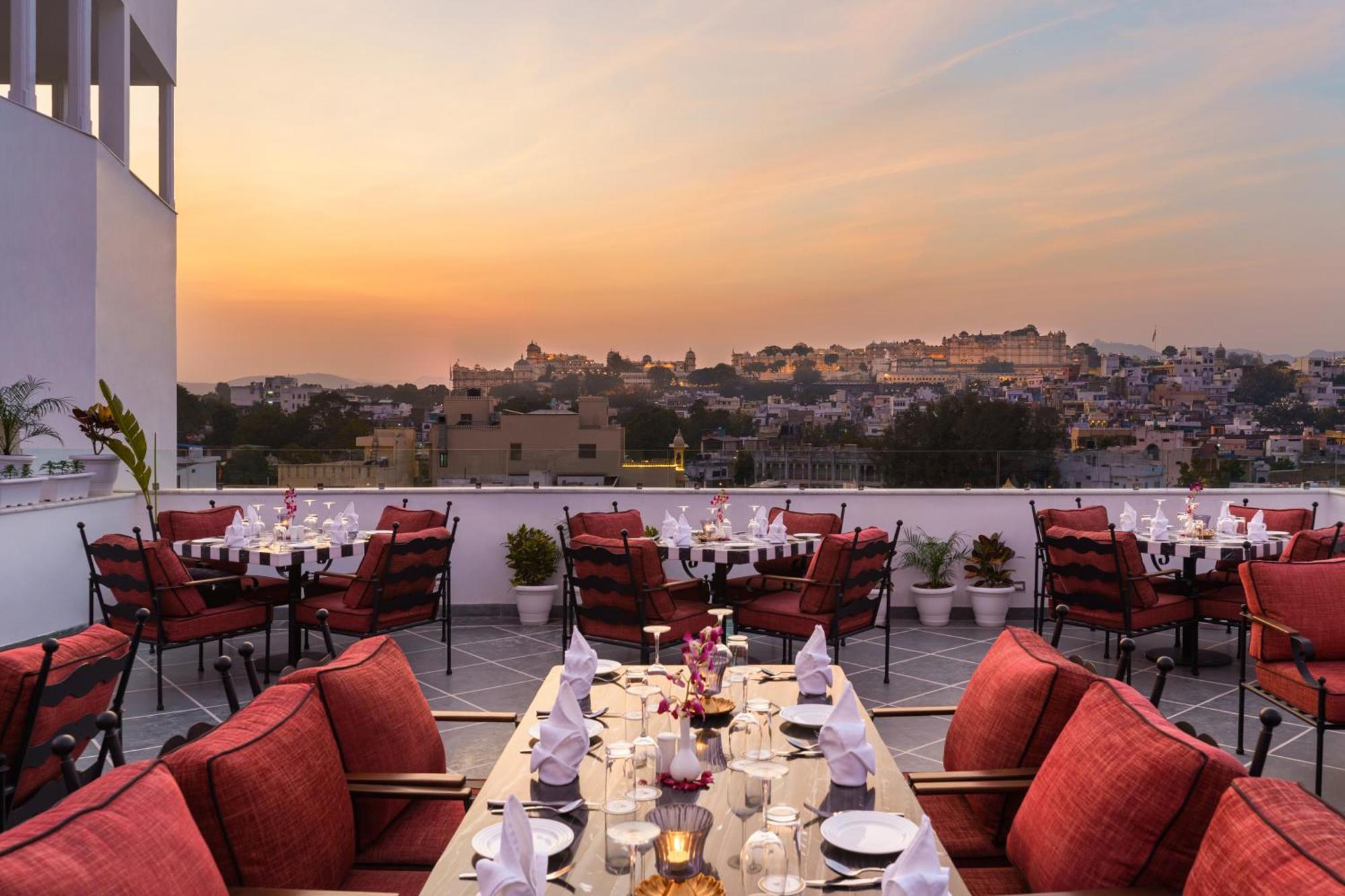 Chunda Haveli Hotel Udaipur Exterior photo